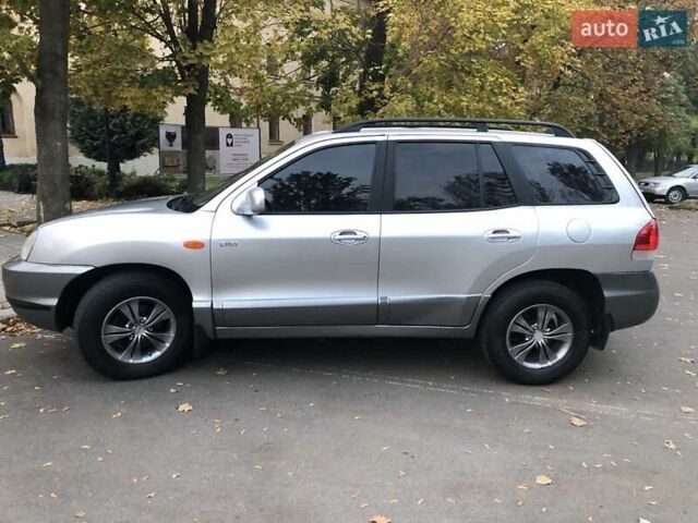 Хендай Санта Фе 2005 в Николаеве на Automoto.ua Серый Хендай Санта Фе, объемом двигателя 1.99 л и пробегом 278 тыс. км за 6850 $, фото 17 на Automoto.ua