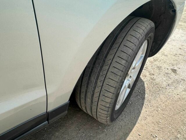 Серый Хендай Санта Фе, объемом двигателя 2.2 л и пробегом 320 тыс. км за 8200 $, фото 10 на Automoto.ua