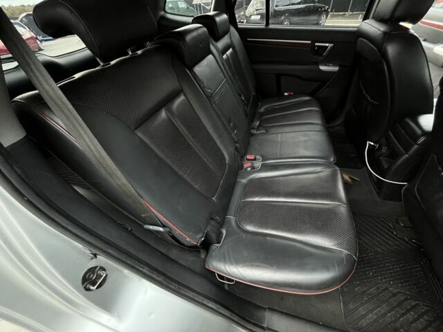 Серый Хендай Санта Фе, объемом двигателя 2.2 л и пробегом 270 тыс. км за 4800 $, фото 18 на Automoto.ua