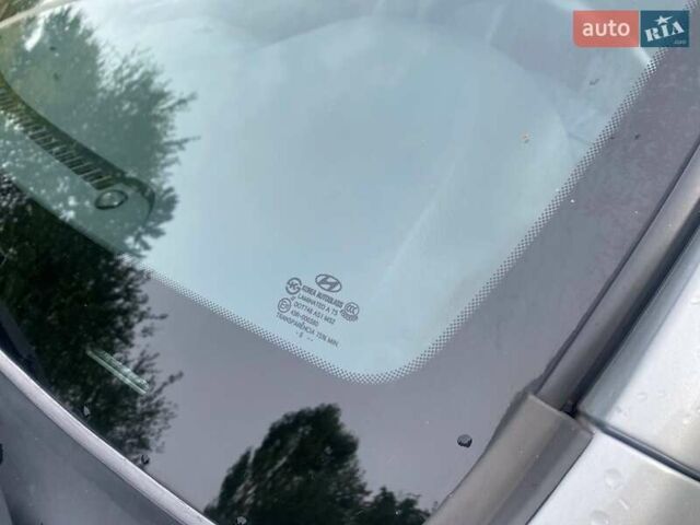 Серый Хендай Санта Фе, объемом двигателя 2.2 л и пробегом 182 тыс. км за 9450 $, фото 9 на Automoto.ua