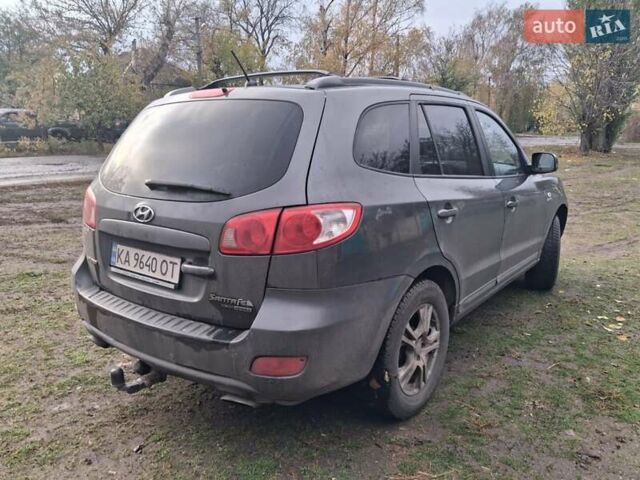 Серый Хендай Санта Фе, объемом двигателя 2.2 л и пробегом 297 тыс. км за 5000 $, фото 7 на Automoto.ua