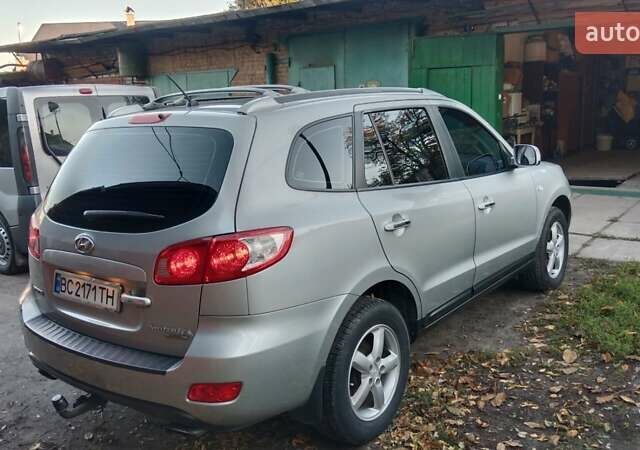 Серый Хендай Санта Фе, объемом двигателя 2.2 л и пробегом 215 тыс. км за 10500 $, фото 4 на Automoto.ua