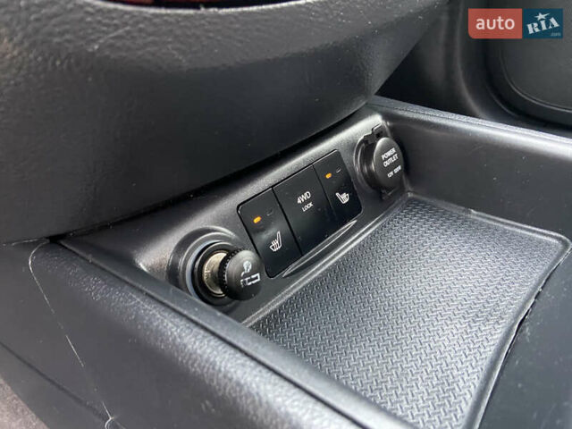 Сірий Хендай Санта Фе, об'ємом двигуна 2.19 л та пробігом 189 тис. км за 7950 $, фото 43 на Automoto.ua