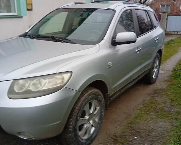 Серый Хендай Санта Фе, объемом двигателя 2.19 л и пробегом 323 тыс. км за 7990 $, фото 11 на Automoto.ua