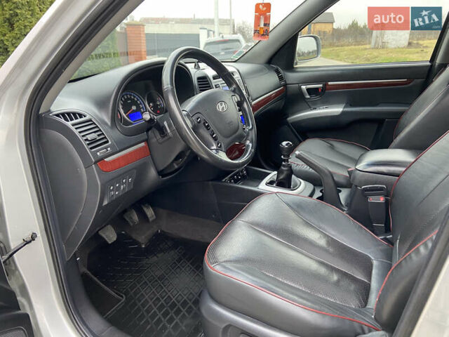 Сірий Хендай Санта Фе, об'ємом двигуна 2.19 л та пробігом 189 тис. км за 7950 $, фото 36 на Automoto.ua