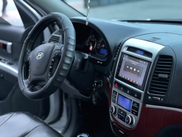 Серый Хендай Санта Фе, объемом двигателя 2.2 л и пробегом 337 тыс. км за 9300 $, фото 20 на Automoto.ua