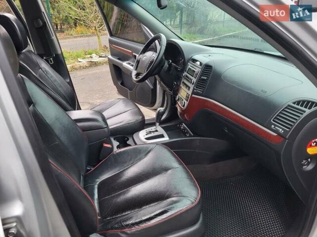Сірий Хендай Санта Фе, об'ємом двигуна 2.2 л та пробігом 283 тис. км за 9300 $, фото 42 на Automoto.ua