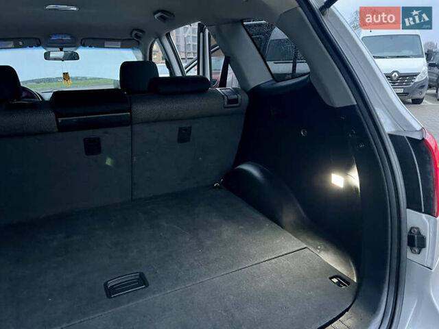 Серый Хендай Санта Фе, объемом двигателя 2.19 л и пробегом 260 тыс. км за 8950 $, фото 39 на Automoto.ua