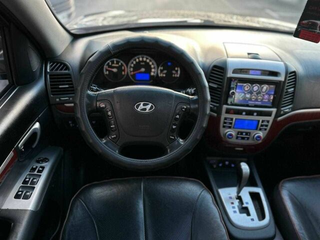 Серый Хендай Санта Фе, объемом двигателя 2.2 л и пробегом 225 тыс. км за 8990 $, фото 14 на Automoto.ua