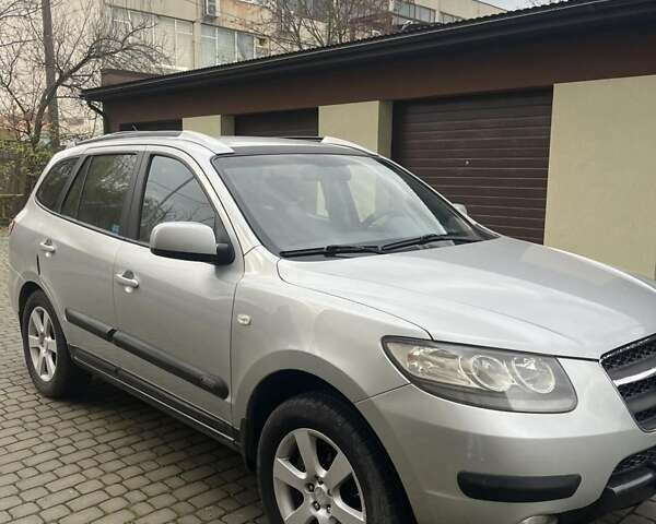 Серый Хендай Санта Фе, объемом двигателя 2.19 л и пробегом 285 тыс. км за 8700 $, фото 6 на Automoto.ua