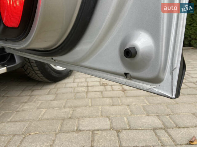 Сірий Хендай Санта Фе, об'ємом двигуна 2.19 л та пробігом 189 тис. км за 7950 $, фото 57 на Automoto.ua