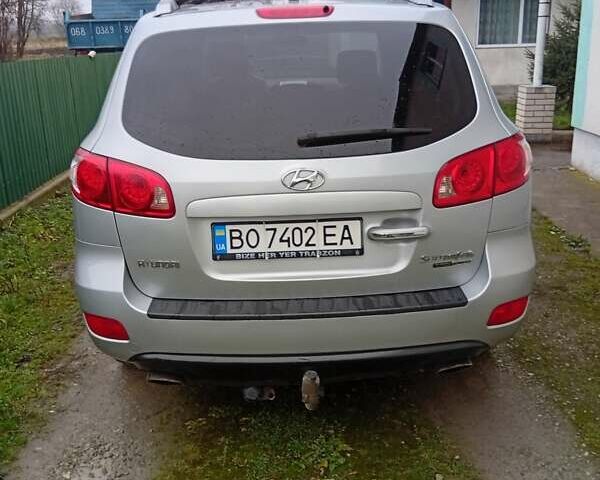 Серый Хендай Санта Фе, объемом двигателя 2.19 л и пробегом 323 тыс. км за 7990 $, фото 5 на Automoto.ua