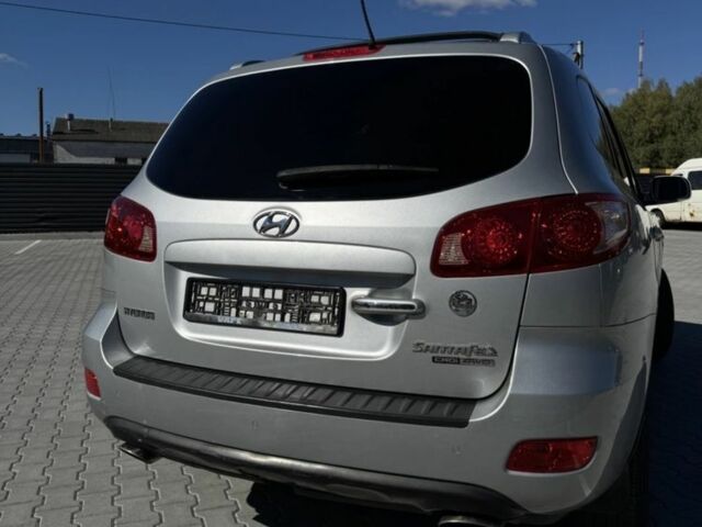 Серый Хендай Санта Фе, объемом двигателя 2.2 л и пробегом 284 тыс. км за 262 $, фото 3 на Automoto.ua