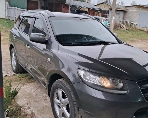 Серый Хендай Санта Фе, объемом двигателя 2.19 л и пробегом 296 тыс. км за 9700 $, фото 16 на Automoto.ua