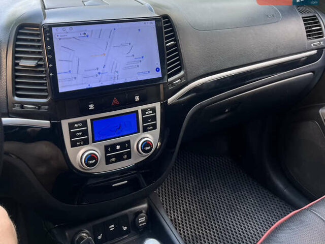 Сірий Хендай Санта Фе, об'ємом двигуна 2.19 л та пробігом 320 тис. км за 10000 $, фото 30 на Automoto.ua