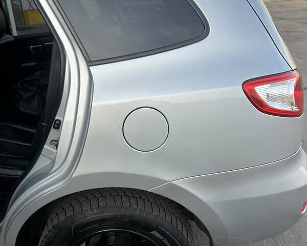 Серый Хендай Санта Фе, объемом двигателя 2.7 л и пробегом 198 тыс. км за 10800 $, фото 11 на Automoto.ua