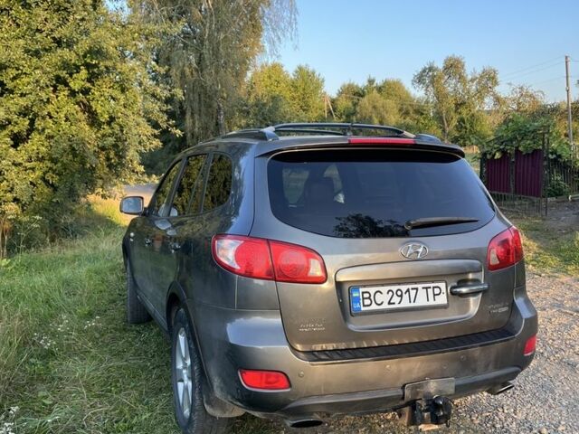 Сірий Хендай Санта Фе, об'ємом двигуна 2.2 л та пробігом 190 тис. км за 8100 $, фото 2 на Automoto.ua