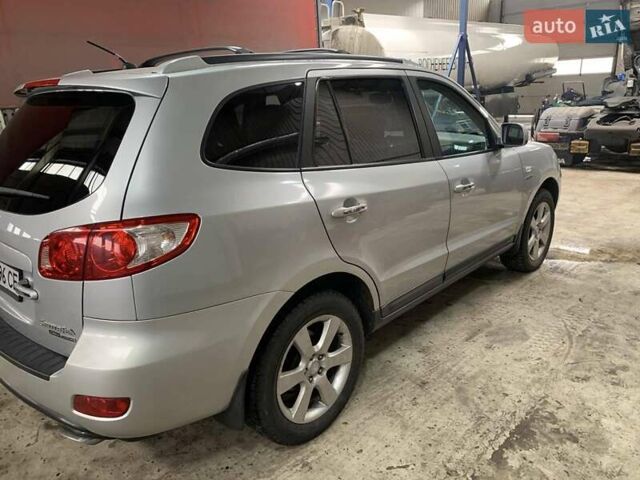 Серый Хендай Санта Фе, объемом двигателя 2.2 л и пробегом 386 тыс. км за 10000 $, фото 5 на Automoto.ua