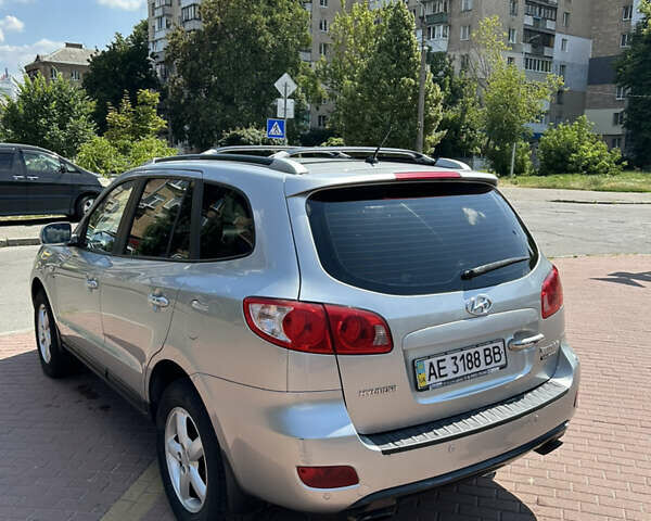 Сірий Хендай Санта Фе, об'ємом двигуна 2.19 л та пробігом 346 тис. км за 6900 $, фото 17 на Automoto.ua