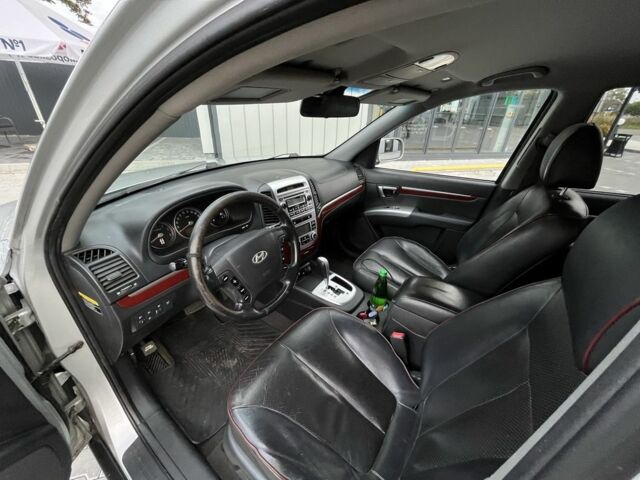 Серый Хендай Санта Фе, объемом двигателя 2.2 л и пробегом 270 тыс. км за 4800 $, фото 10 на Automoto.ua