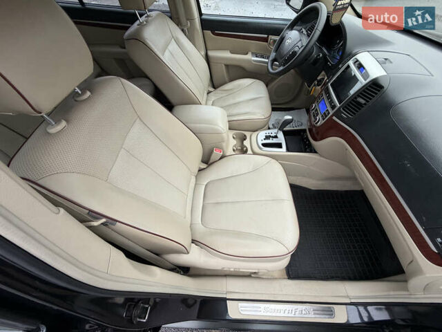 Серый Хендай Санта Фе, объемом двигателя 2.2 л и пробегом 232 тыс. км за 10555 $, фото 80 на Automoto.ua