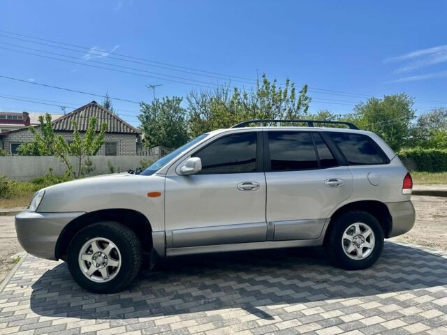 Серый Хендай Санта Фе, объемом двигателя 2 л и пробегом 123 тыс. км за 6555 $, фото 1 на Automoto.ua