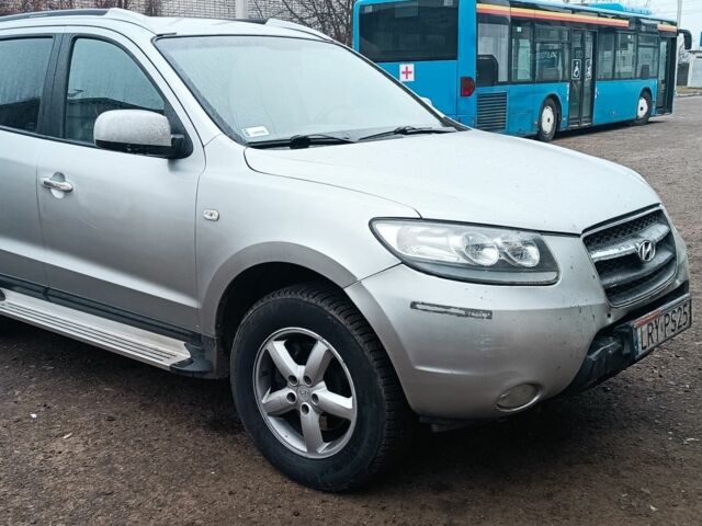 Серый Хендай Санта Фе, объемом двигателя 2 л и пробегом 290 тыс. км за 5000 $, фото 2 на Automoto.ua