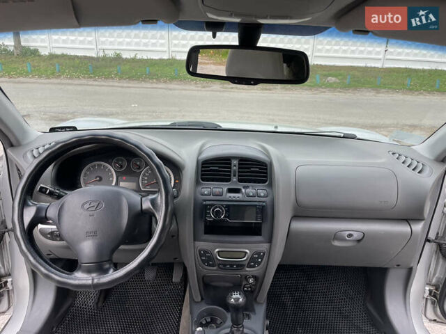 Сірий Хендай Санта Фе, об'ємом двигуна 2.35 л та пробігом 129 тис. км за 7000 $, фото 10 на Automoto.ua