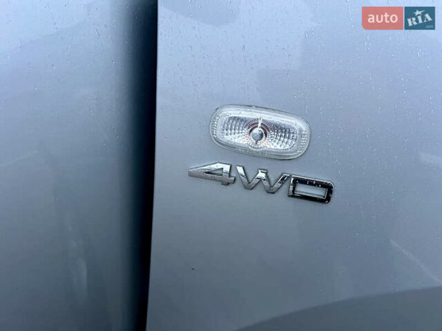 Серый Хендай Санта Фе, объемом двигателя 2.19 л и пробегом 260 тыс. км за 8950 $, фото 22 на Automoto.ua