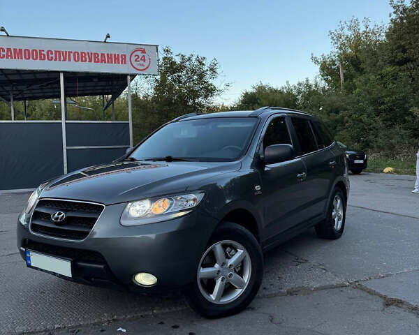 Сірий Хендай Санта Фе, об'ємом двигуна 2.19 л та пробігом 320 тис. км за 10000 $, фото 7 на Automoto.ua