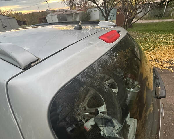 Серый Хендай Санта Фе, объемом двигателя 2.2 л и пробегом 340 тыс. км за 8300 $, фото 10 на Automoto.ua