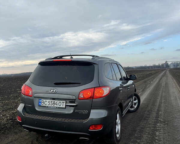 Сірий Хендай Санта Фе, об'ємом двигуна 2.19 л та пробігом 320 тис. км за 10000 $, фото 16 на Automoto.ua