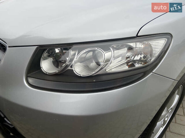 Сірий Хендай Санта Фе, об'ємом двигуна 2.19 л та пробігом 189 тис. км за 7950 $, фото 26 на Automoto.ua