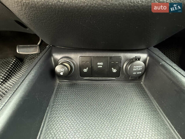 Серый Хендай Санта Фе, объемом двигателя 2.2 л и пробегом 244 тыс. км за 8900 $, фото 11 на Automoto.ua