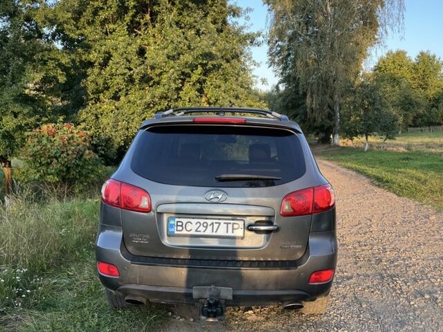 Сірий Хендай Санта Фе, об'ємом двигуна 2.2 л та пробігом 190 тис. км за 8100 $, фото 1 на Automoto.ua