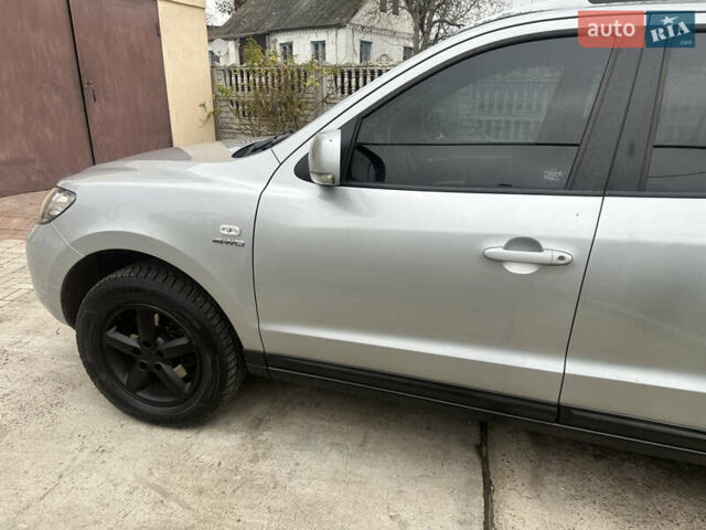 Серый Хендай Санта Фе, объемом двигателя 2.7 л и пробегом 198 тыс. км за 10800 $, фото 22 на Automoto.ua