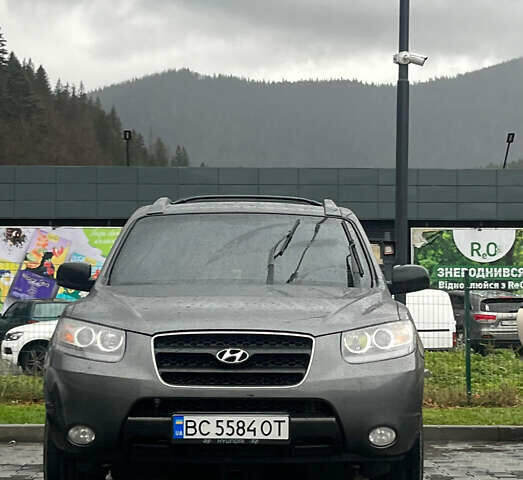 Сірий Хендай Санта Фе, об'ємом двигуна 2.19 л та пробігом 320 тис. км за 10000 $, фото 19 на Automoto.ua