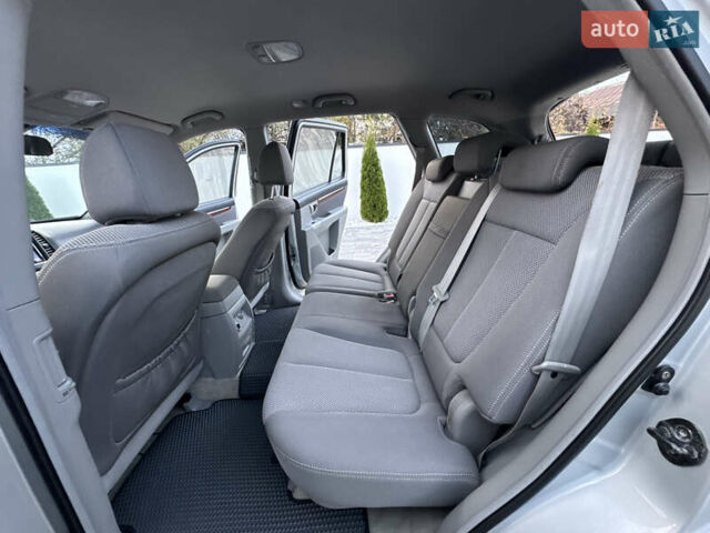 Сірий Хендай Санта Фе, об'ємом двигуна 2.7 л та пробігом 167 тис. км за 7850 $, фото 23 на Automoto.ua