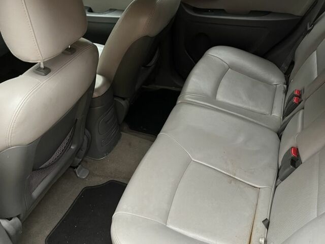 Серый Хендай Санта Фе, объемом двигателя 2.4 л и пробегом 200 тыс. км за 2500 $, фото 3 на Automoto.ua