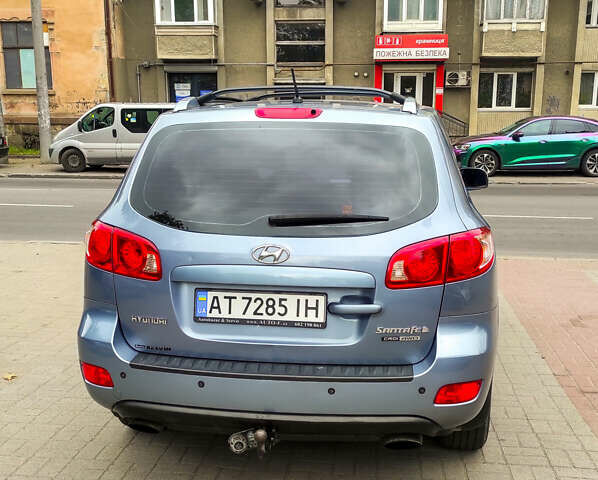 Серый Хендай Санта Фе, объемом двигателя 2.2 л и пробегом 331 тыс. км за 8300 $, фото 5 на Automoto.ua