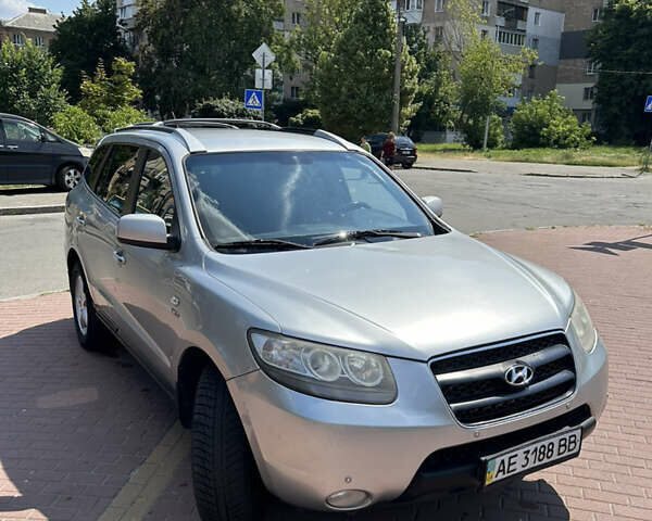 Сірий Хендай Санта Фе, об'ємом двигуна 2.19 л та пробігом 346 тис. км за 6900 $, фото 13 на Automoto.ua