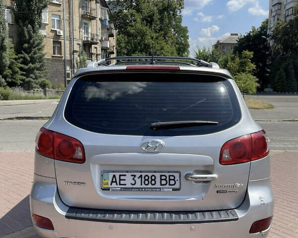 Сірий Хендай Санта Фе, об'ємом двигуна 2.19 л та пробігом 346 тис. км за 6900 $, фото 12 на Automoto.ua