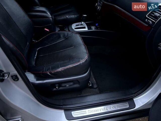 Сірий Хендай Санта Фе, об'ємом двигуна 2.2 л та пробігом 225 тис. км за 8850 $, фото 28 на Automoto.ua