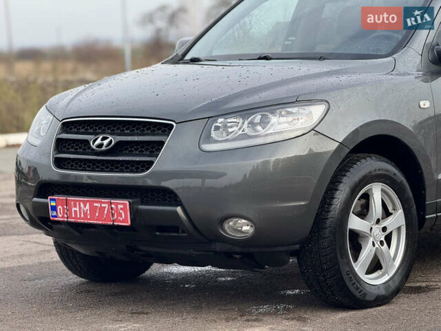 Серый Хендай Санта Фе, объемом двигателя 2.2 л и пробегом 260 тыс. км за 8700 $, фото 8 на Automoto.ua