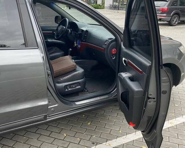 Хендай Санта Фе 2006 в Днепре (Днепропетровске) на Automoto.ua Серый Хендай Санта Фе, объемом двигателя 2.19 л и пробегом 342 тыс. км за 8500 $, фото 12 на Automoto.ua