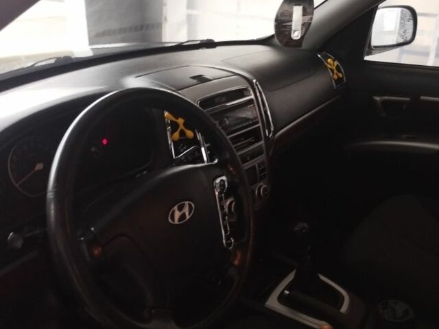 Серый Хендай Санта Фе, объемом двигателя 0 л и пробегом 294 тыс. км за 5700 $, фото 6 на Automoto.ua