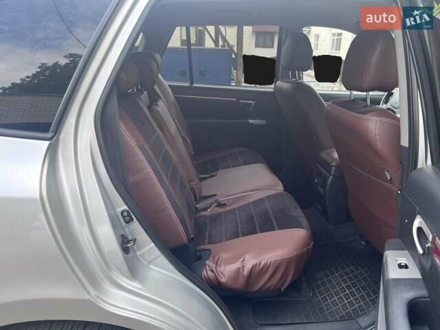 Серый Хендай Санта Фе, объемом двигателя 2.19 л и пробегом 274 тыс. км за 8800 $, фото 1 на Automoto.ua