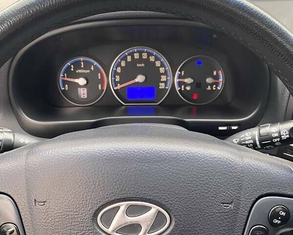 Хендай Санта Фе 2006 в Днепре (Днепропетровске) на Automoto.ua Серый Хендай Санта Фе, объемом двигателя 2.19 л и пробегом 342 тыс. км за 8500 $, фото 2 на Automoto.ua