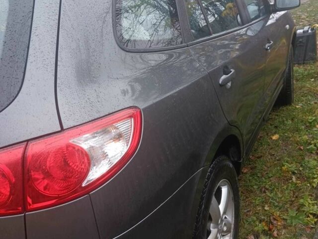 Серый Хендай Санта Фе, объемом двигателя 2.2 л и пробегом 261 тыс. км за 4500 $, фото 12 на Automoto.ua