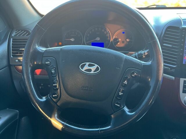 Серый Хендай Санта Фе, объемом двигателя 2.7 л и пробегом 210 тыс. км за 7800 $, фото 12 на Automoto.ua